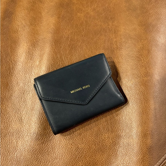 Michael Kors Small Leather Envelope Wallet - Picture 1 of 6